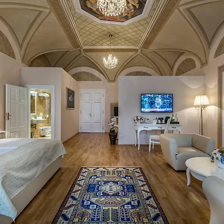 Hotel Little King U Malvaze 4*