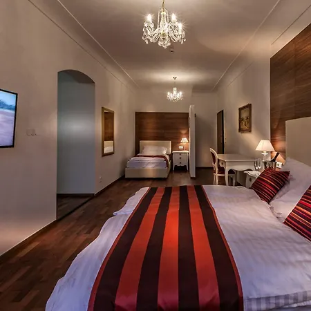 Hotel Little King U Malvaze 4*
