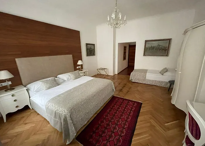 Szálloda Little King U Malvaze