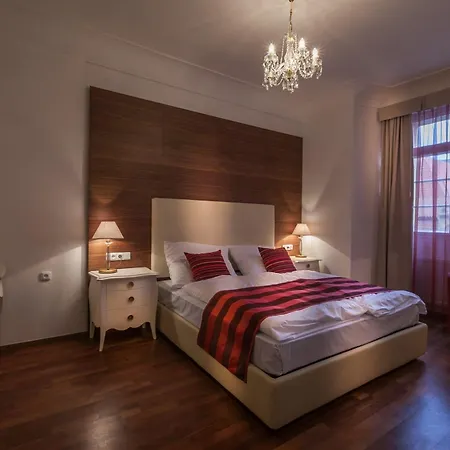 Hotell Little King U Malvaze 4*