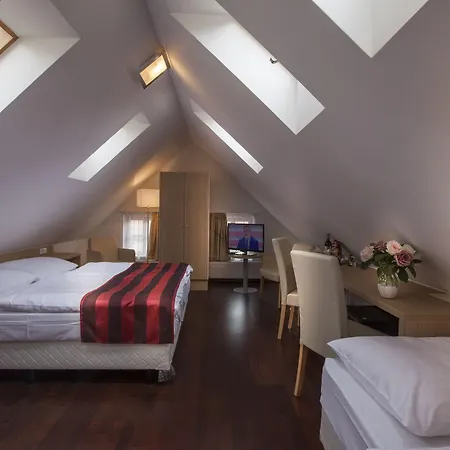 Little King U Malvaze Hotell 4*