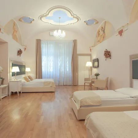 Little King U Malvaze Hotell 4*