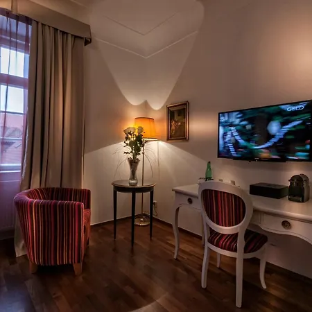 Hotell Little King U Malvaze 4*