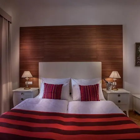 Hotell Little King U Malvaze 4*