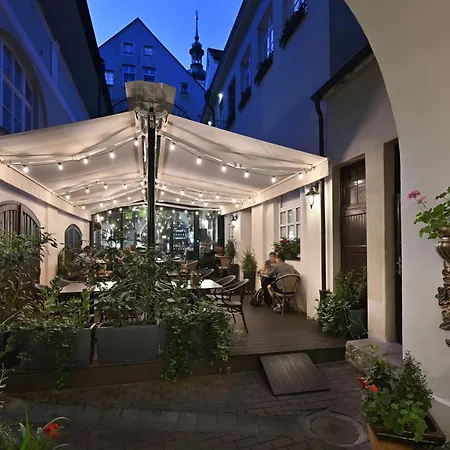 Little King U Malvaze 4* براغ