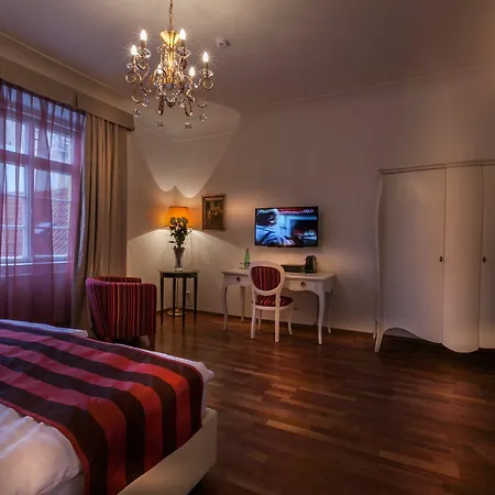 فندق Little King U Malvaze 4*