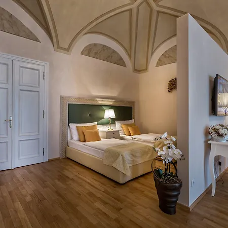 Little King U Malvaze براغ