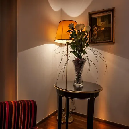 Little King U Malvaze 4* براغ