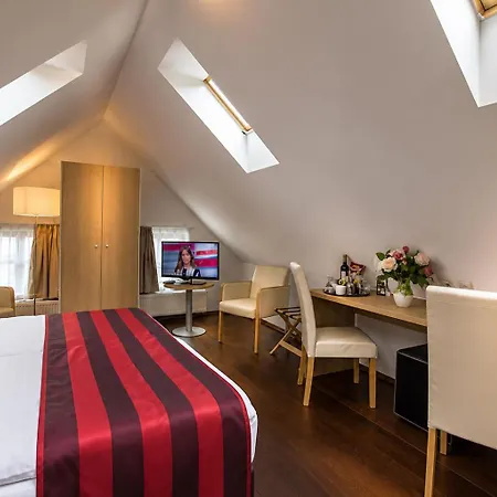 Hotel Little King U Malvaze 4*