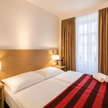 Hotel Little King U Malvaze Praga