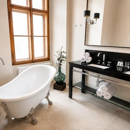 Little King U Malvaze Hotel 4*