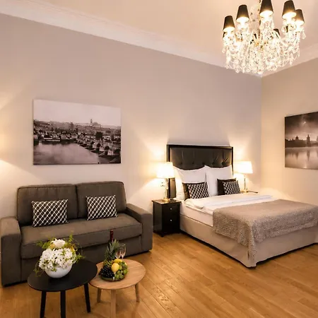 Hotel Little King U Malvaze 4*
