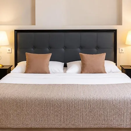 Hotel Little King U Malvaze 4*