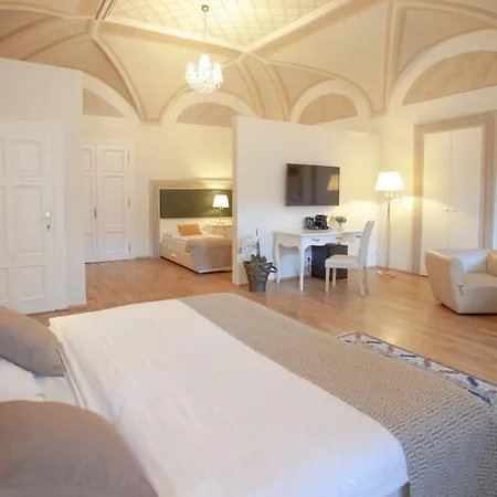 Little King U Malvaze 4*