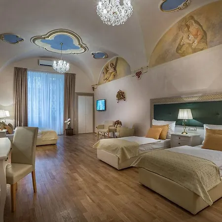 Hotel Little King U Malvaze 4*